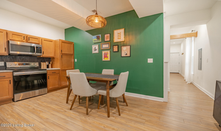 Listing Image 9