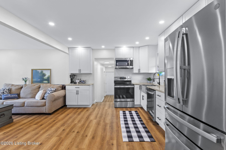 Listing Image 12