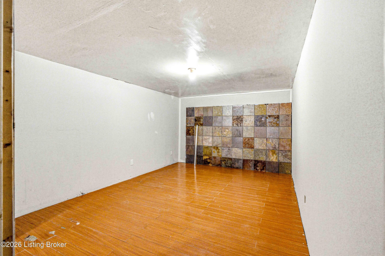 Listing Image 36