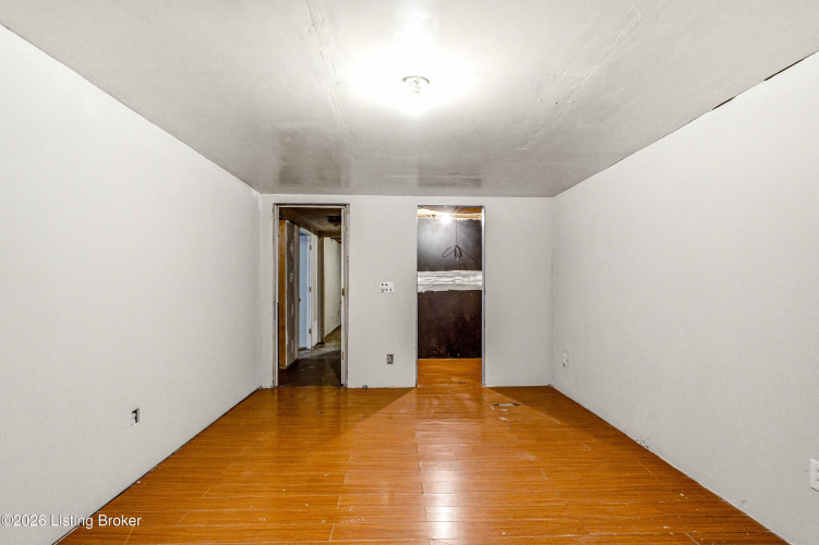 Listing Image 37