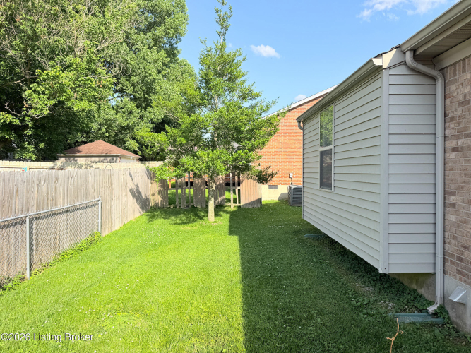 Listing Image 17
