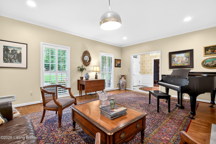 Listing Image 11