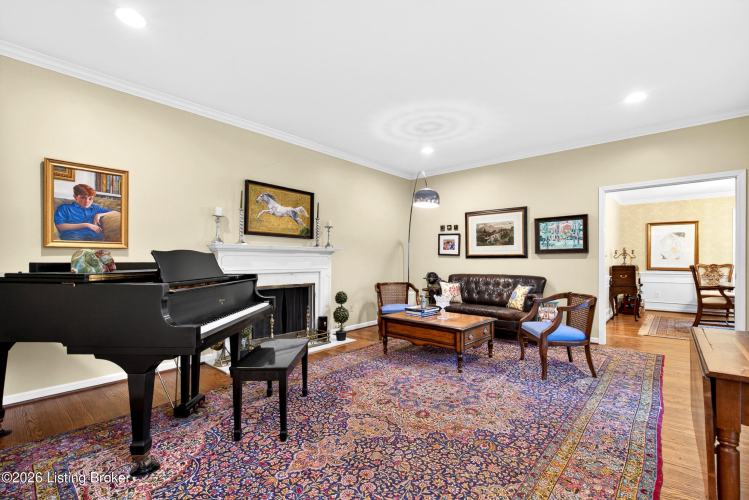 Listing Image 10