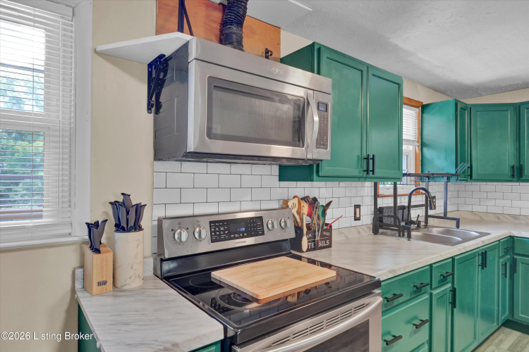 Listing Image 12
