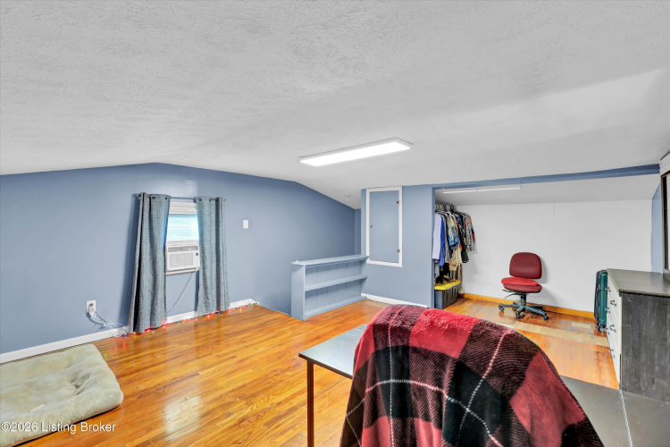 Listing Image 27
