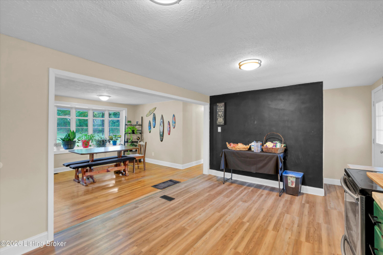 Listing Image 58