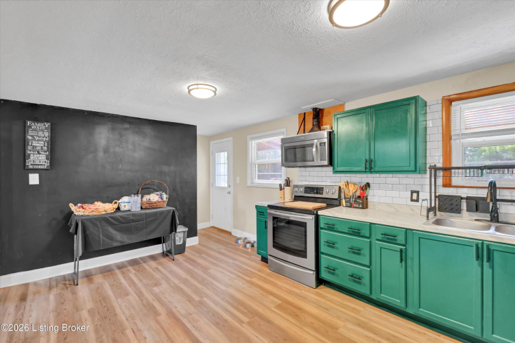 Listing Image 59
