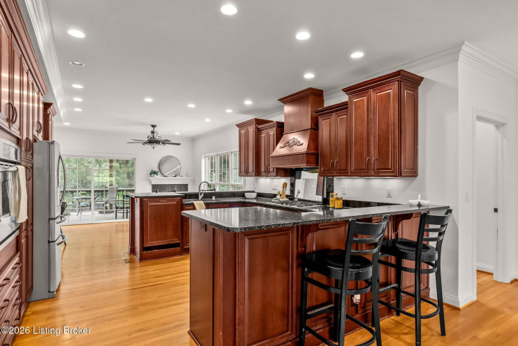 Listing Image 12