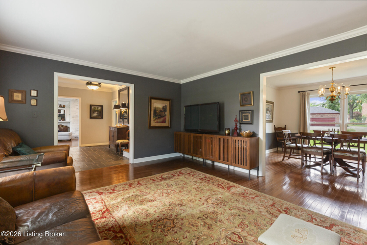Listing Image 5