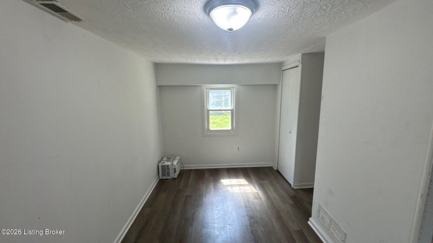 Listing Image 58