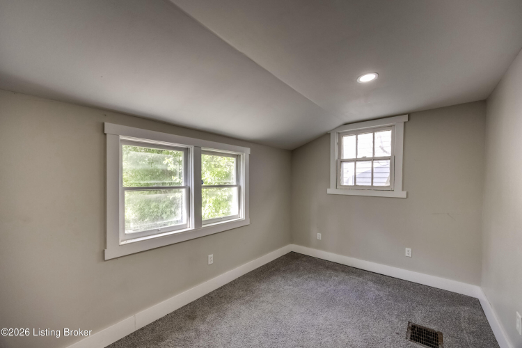 Listing Image 33
