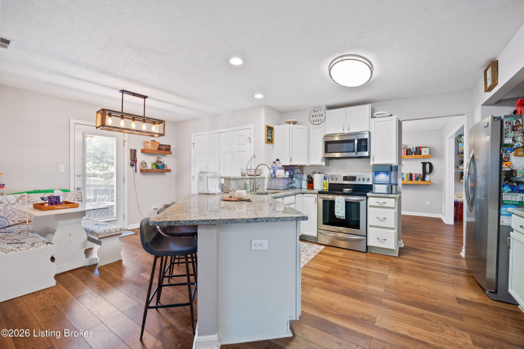 Listing Image 9