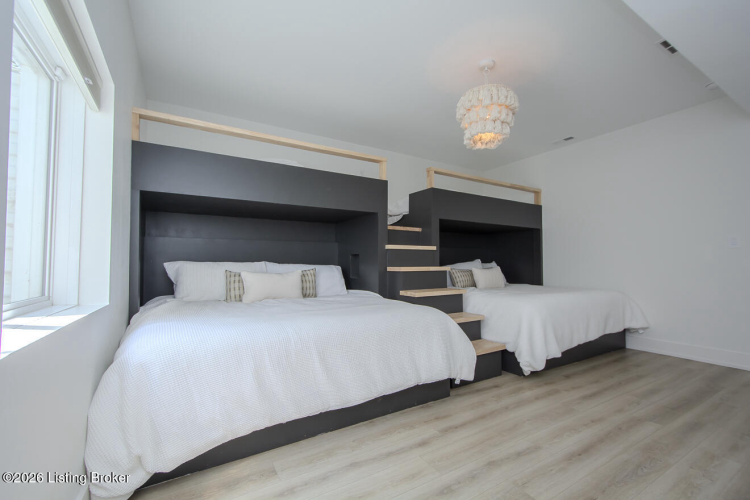 Listing Image 103