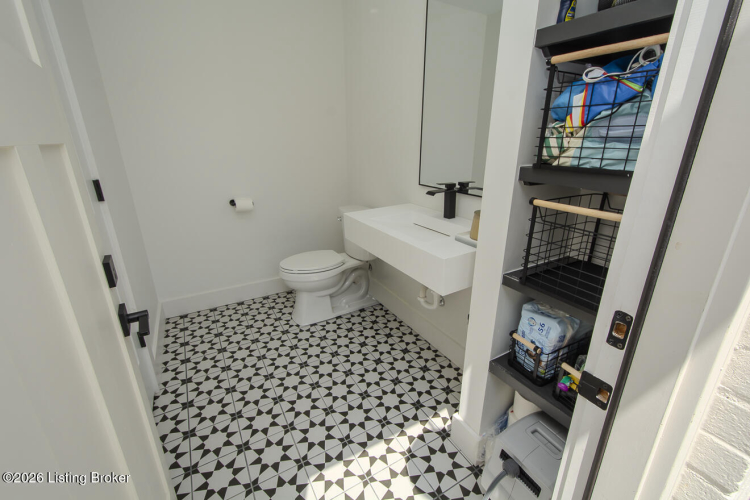 Listing Image 115