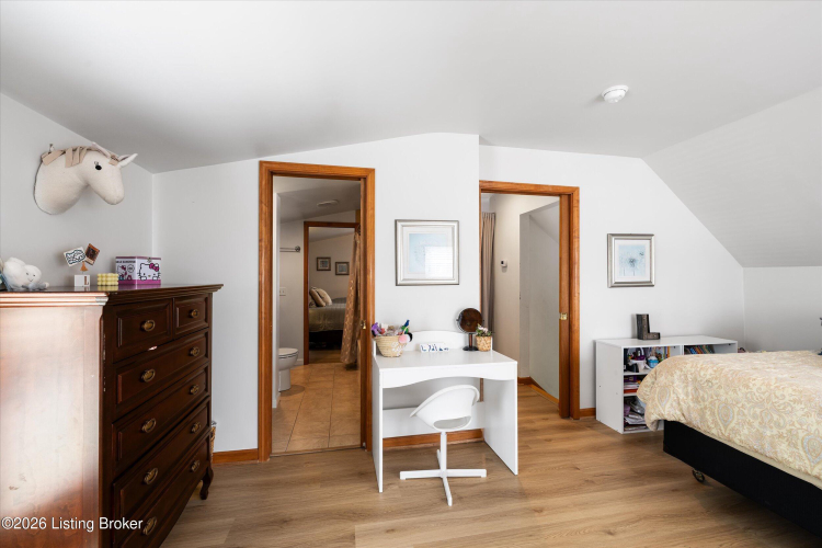 Listing Image 22