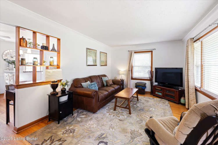 Listing Image 5