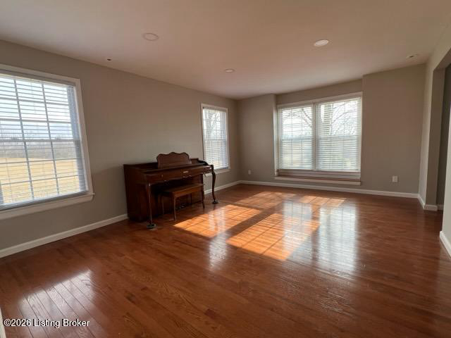 Listing Image 6