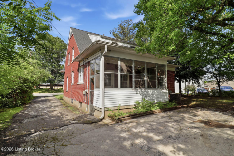 Listing Image 42