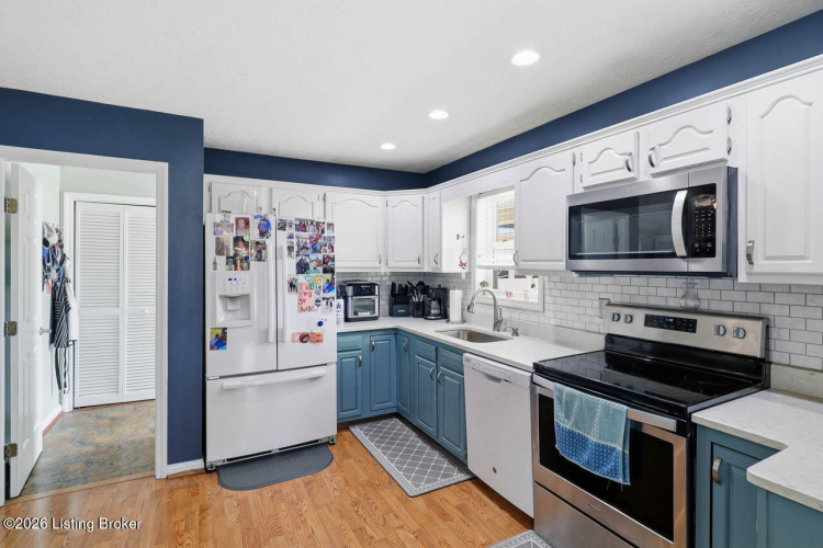 Listing Image 9