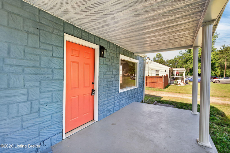 Listing Image 4