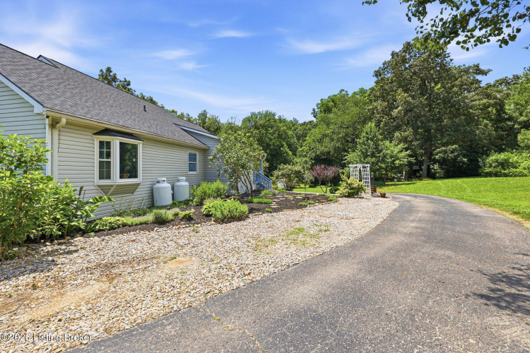 Listing Image 47