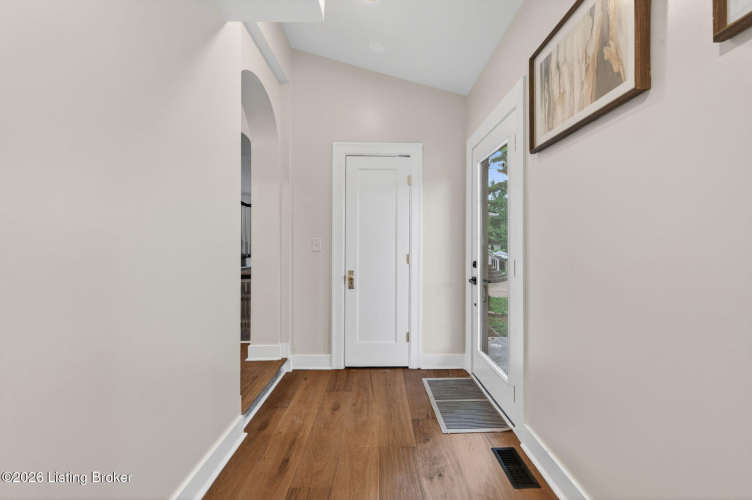 Listing Image 20