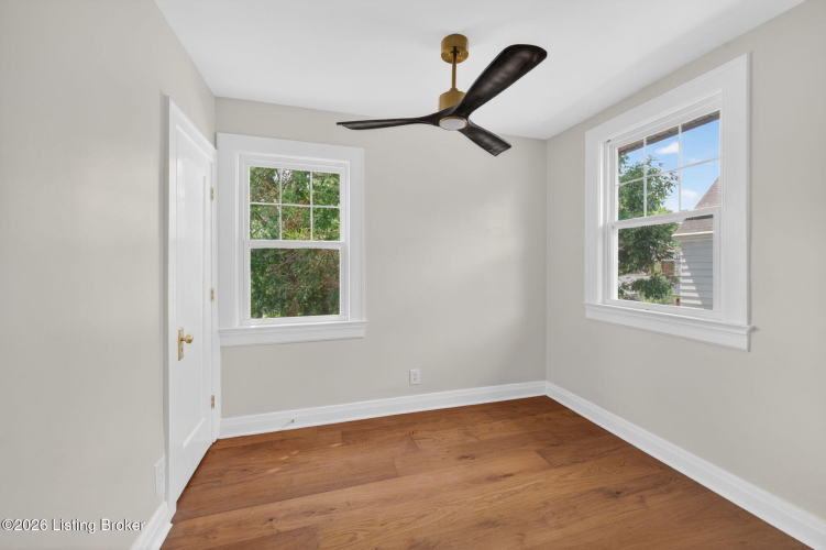 Listing Image 32