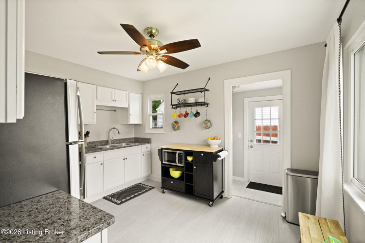 Listing Image 13