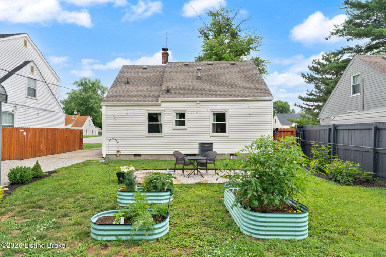 Listing Image 5