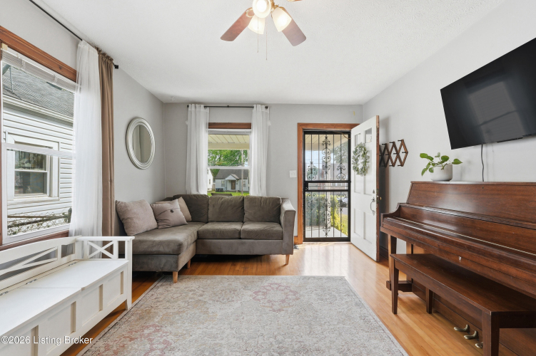 Listing Image 2
