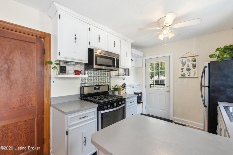 Listing Image 9