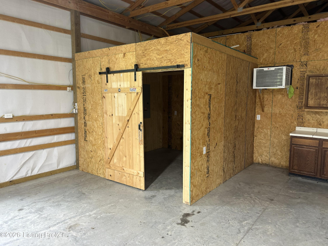 Listing Image 32