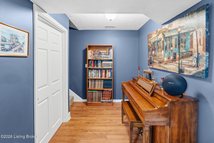 Listing Image 37