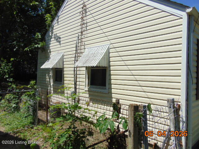 Listing Image 14