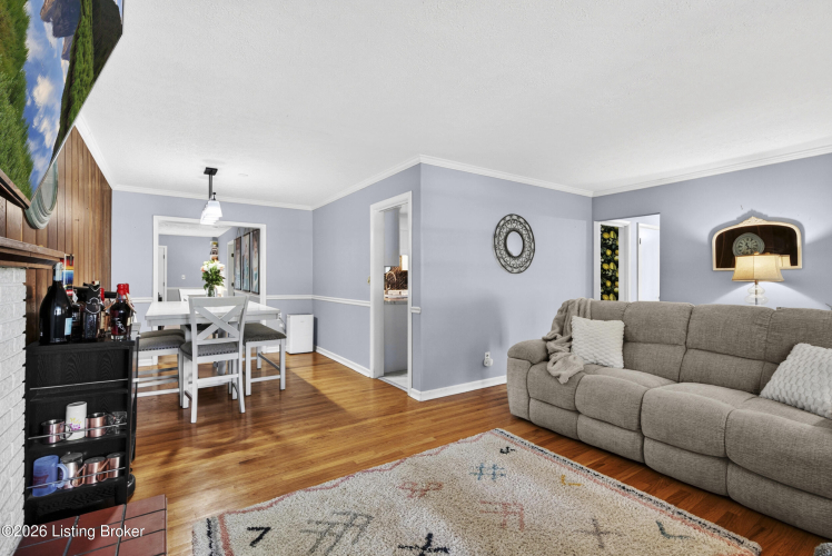 Listing Image 10