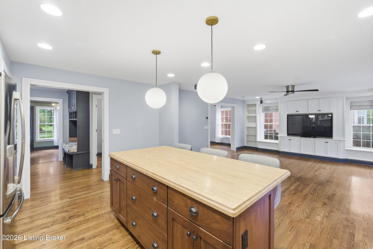 Listing Image 18