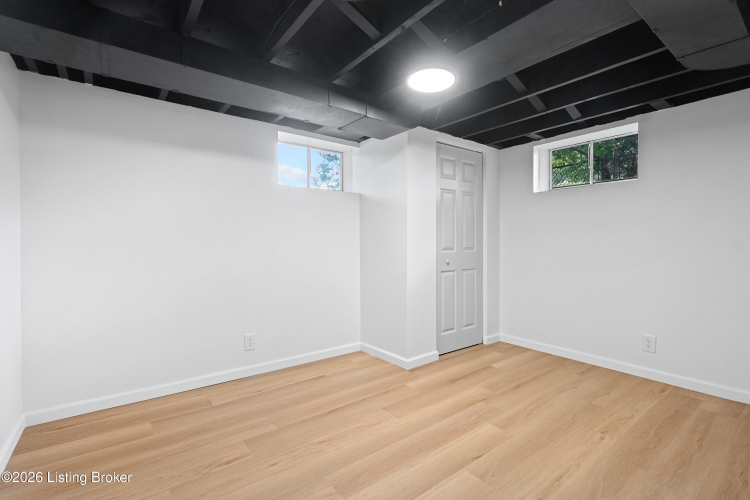 Listing Image 23