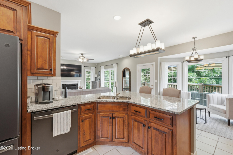 Listing Image 15