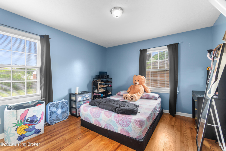 Listing Image 12