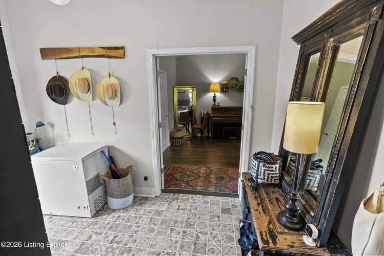 Listing Image 27