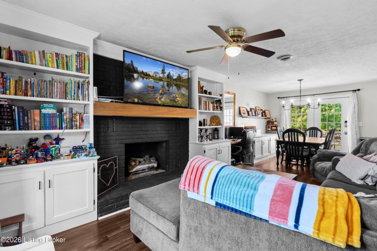 Listing Image 9