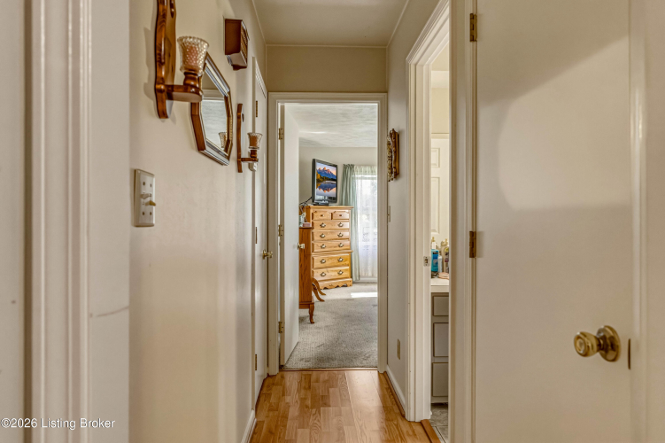 Listing Image 54