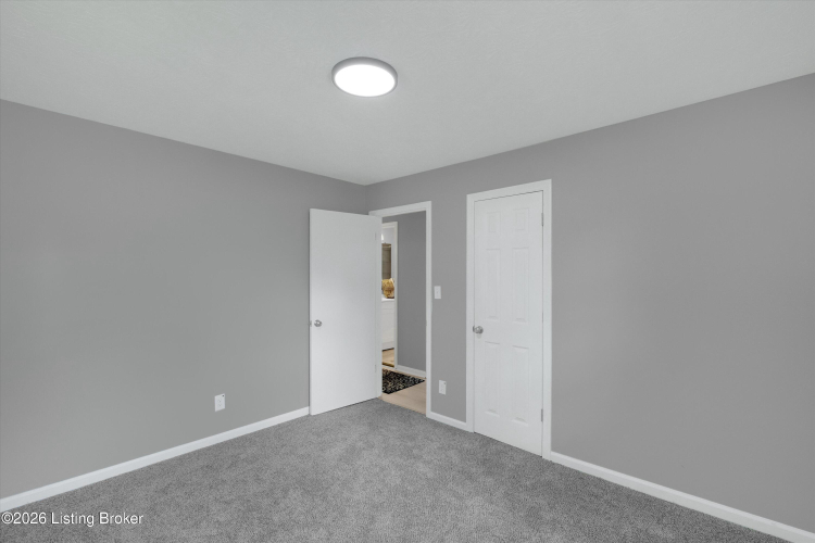 Listing Image 28