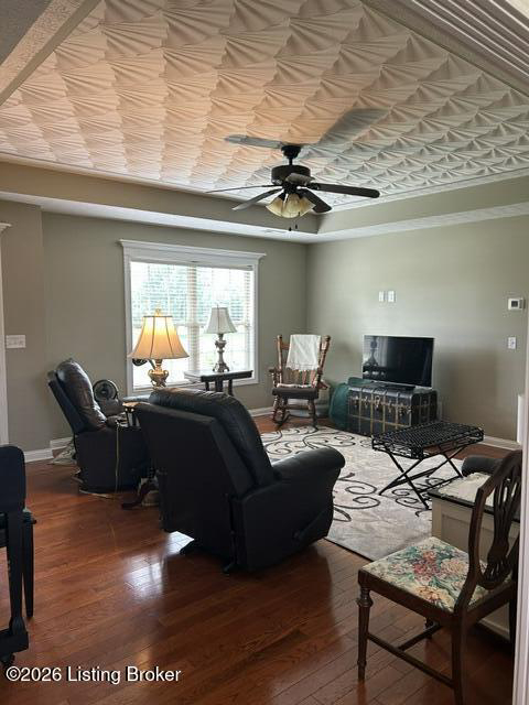 Listing Image 4
