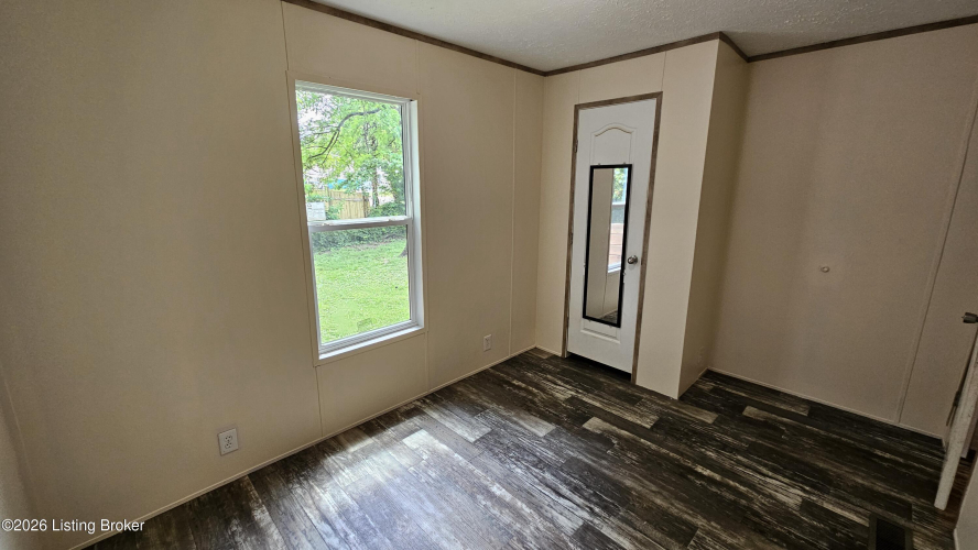 Listing Image 50