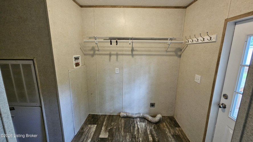 Listing Image 54