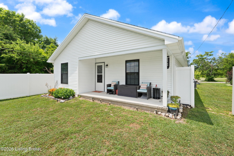 Listing Image 8