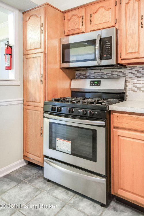 Listing Image 20
