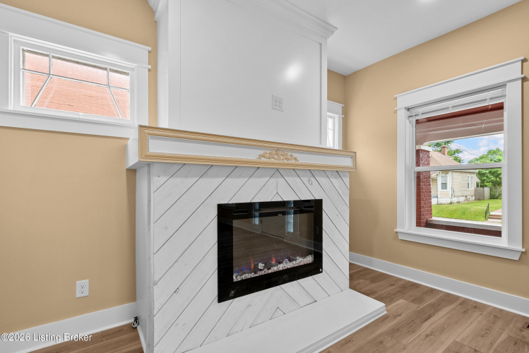 Listing Image 14