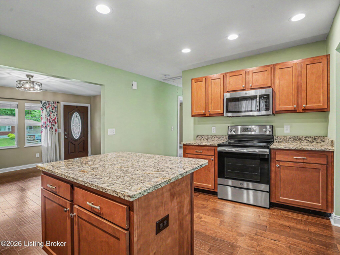 Listing Image 12